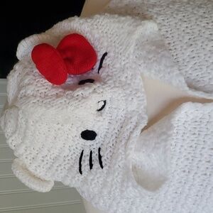 Hello Kitty White Quilted Beanie Scarf